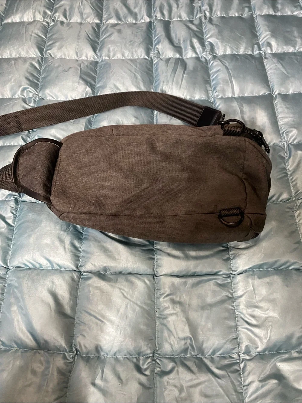 EUC Mens Tumi Black Leather-Front Sling.  Retail $450
